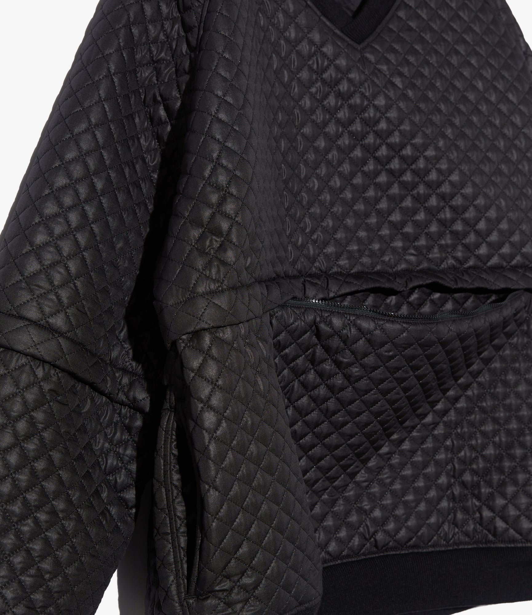 Wind Pull – Black Diamond Quilted Polyester