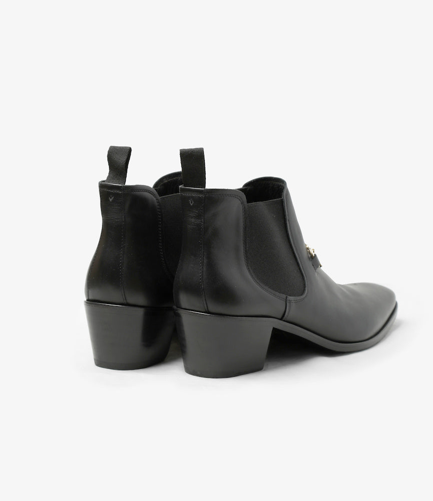 Tassel Bit Heeled Chelsea Boot – Black Leather