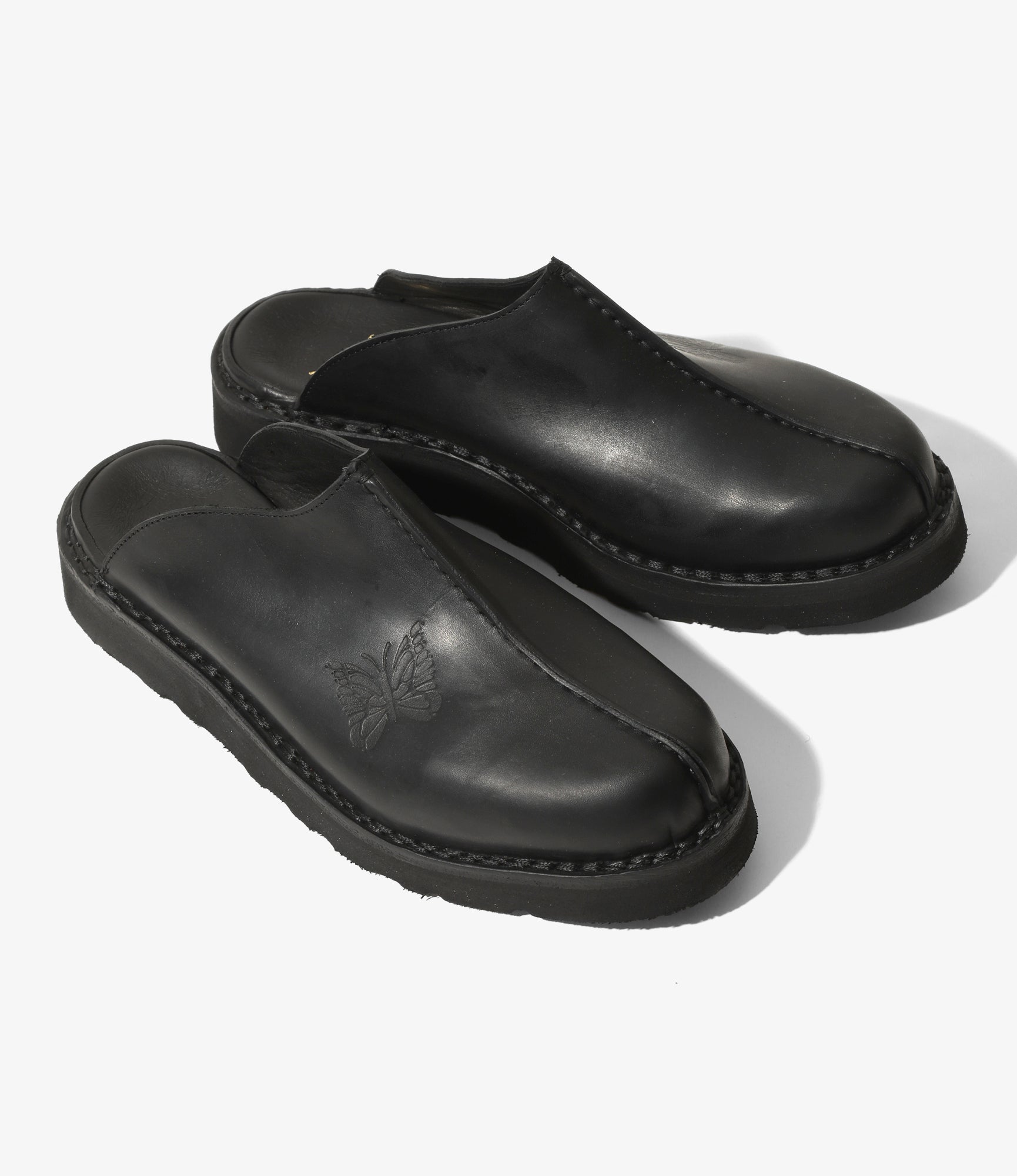 Papillon Embossed Mountain Slip-In – Black