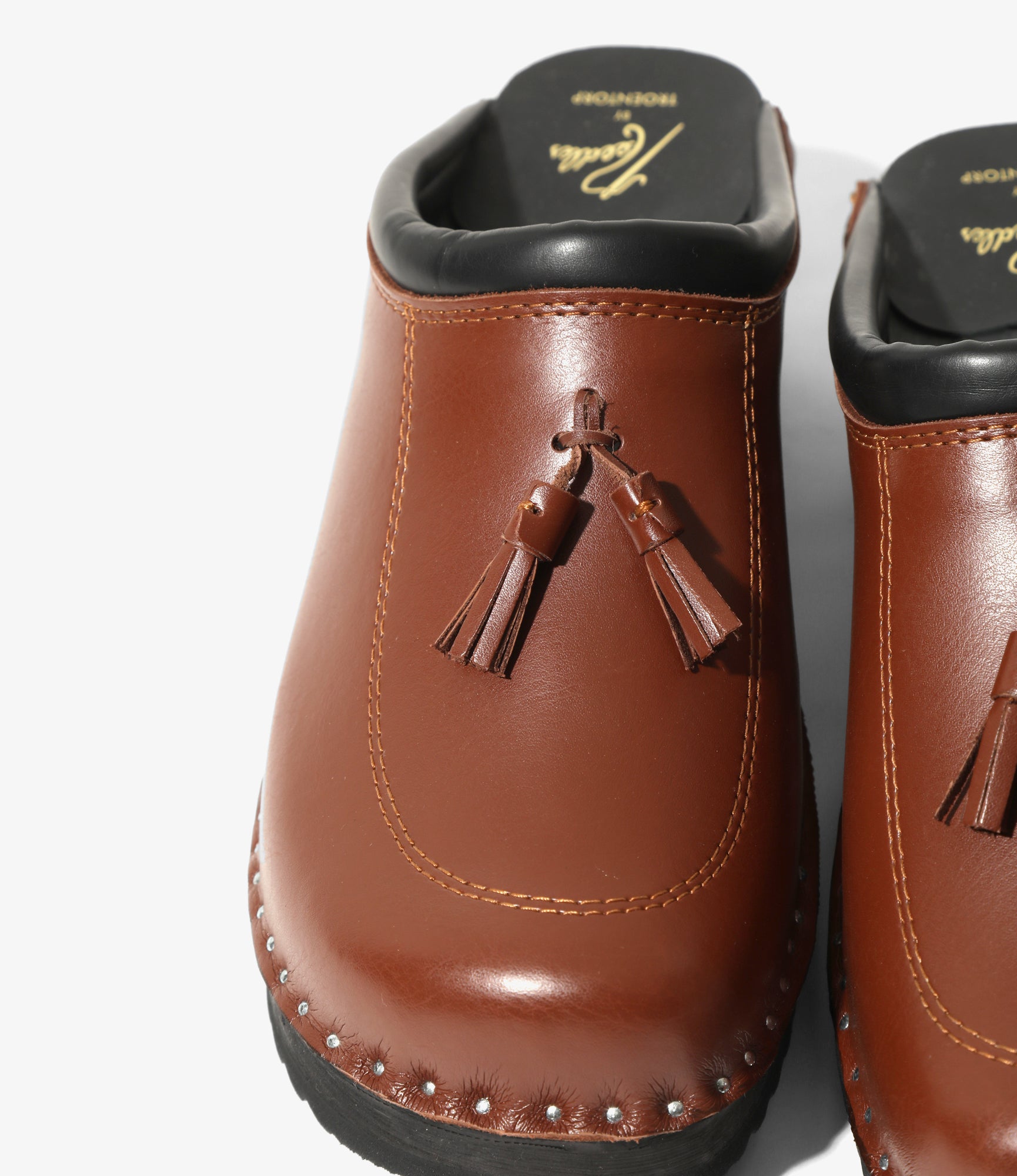 Twin Tassel 'Monet' Clog – Brown Leather