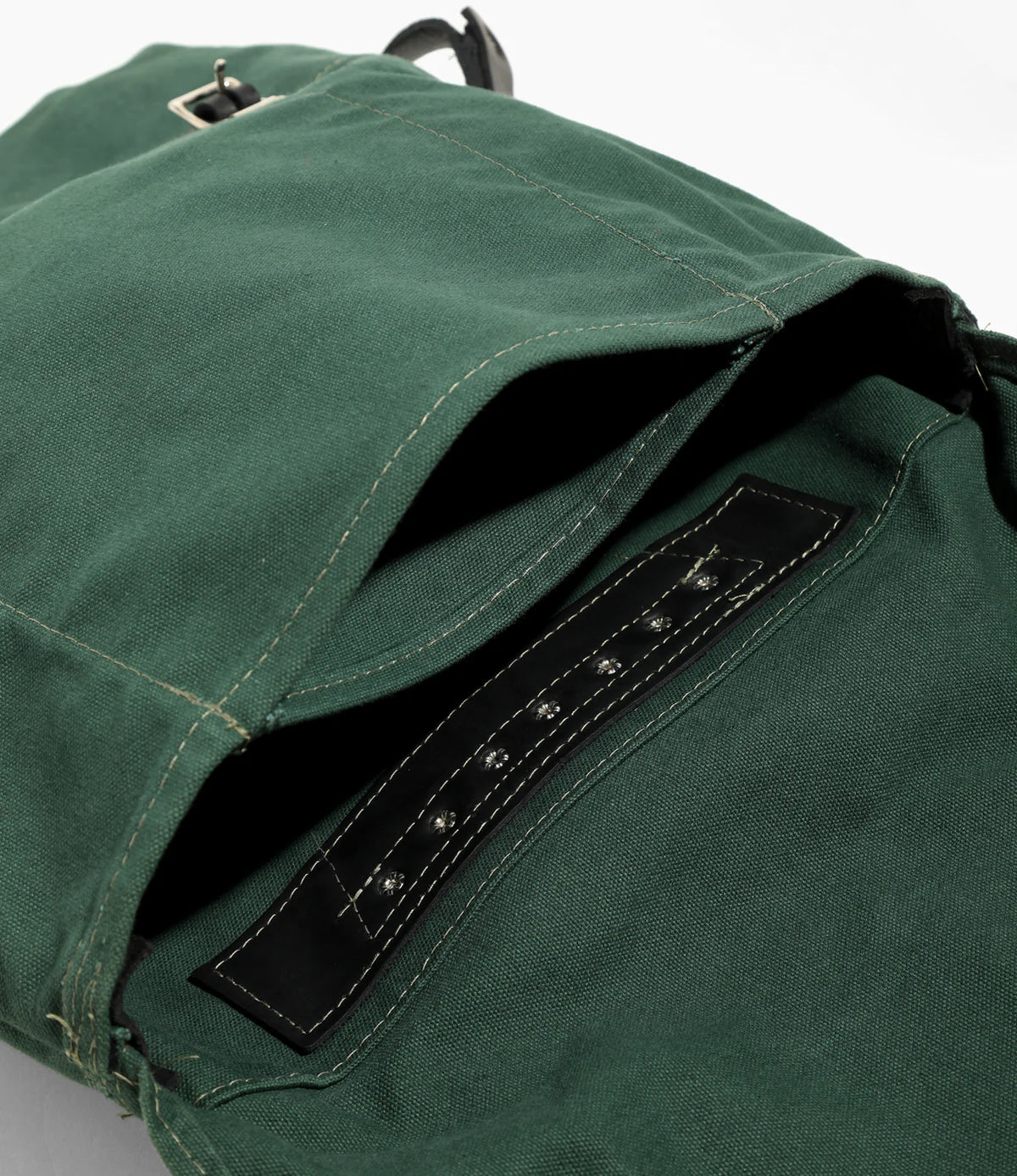 South2 West8 18oz Canvas Trek Pack - Hunter Green | Nepenthes London