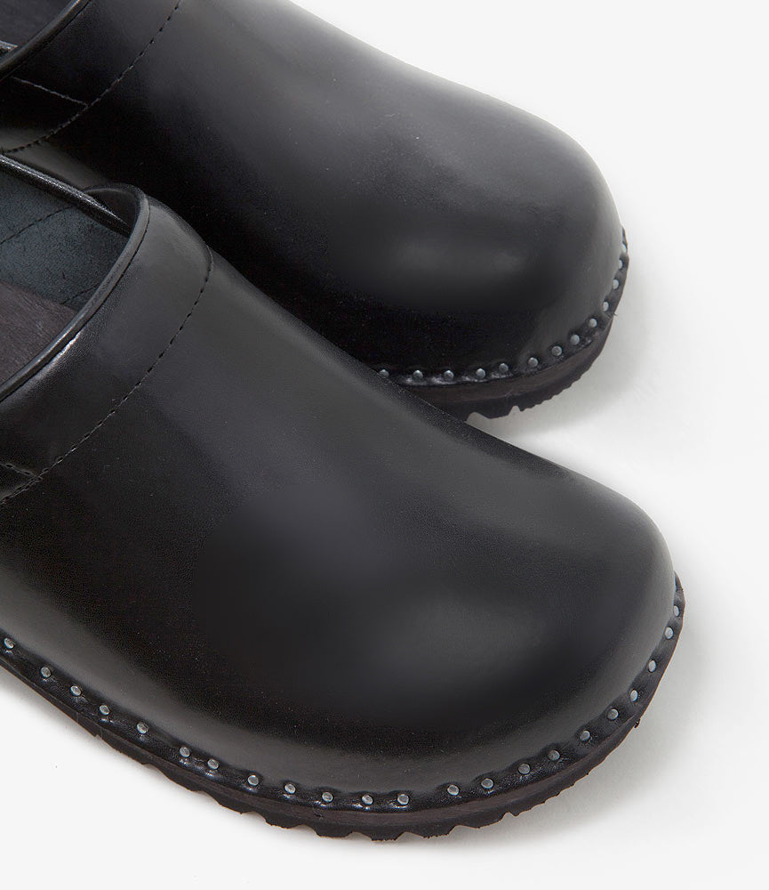 Troentorp Closed Back Clog - Black – Troentorp – Nepenthes London