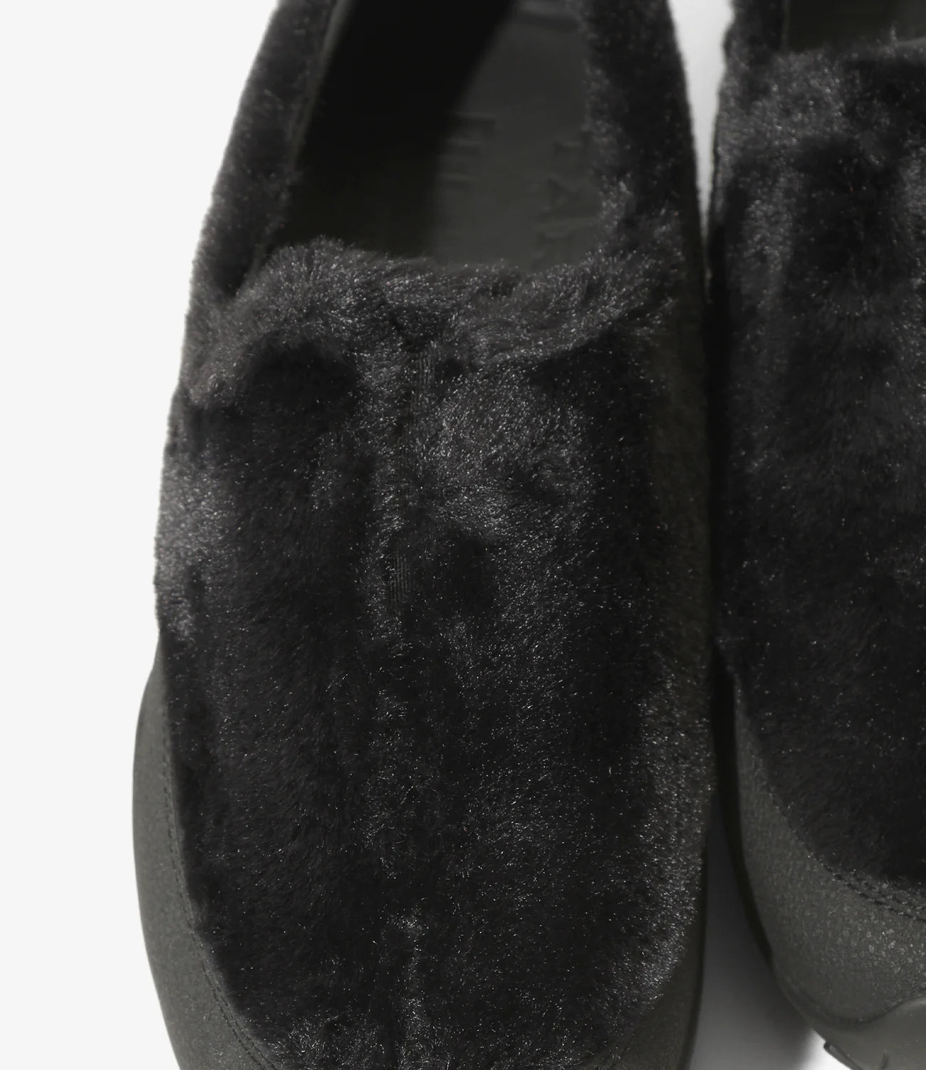 Wanderer – Black Fur