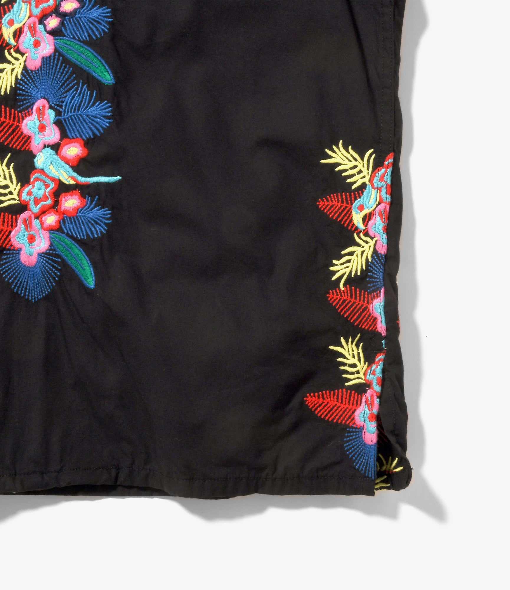 Classic Shirt – Black Floral Embroidery Cotton Sheeting