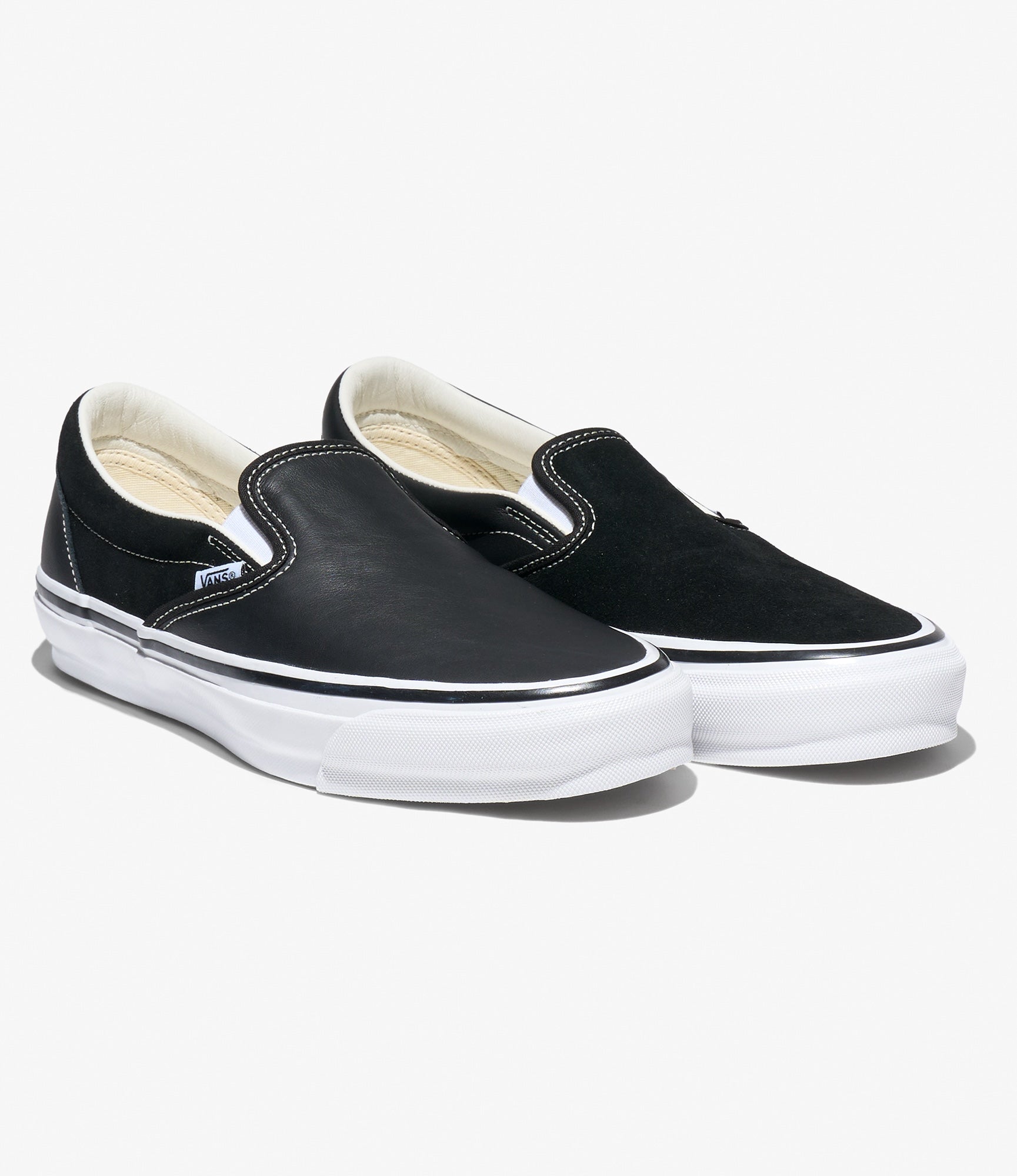 Classic Slip-On 98 – Black Leather/Suede Mix