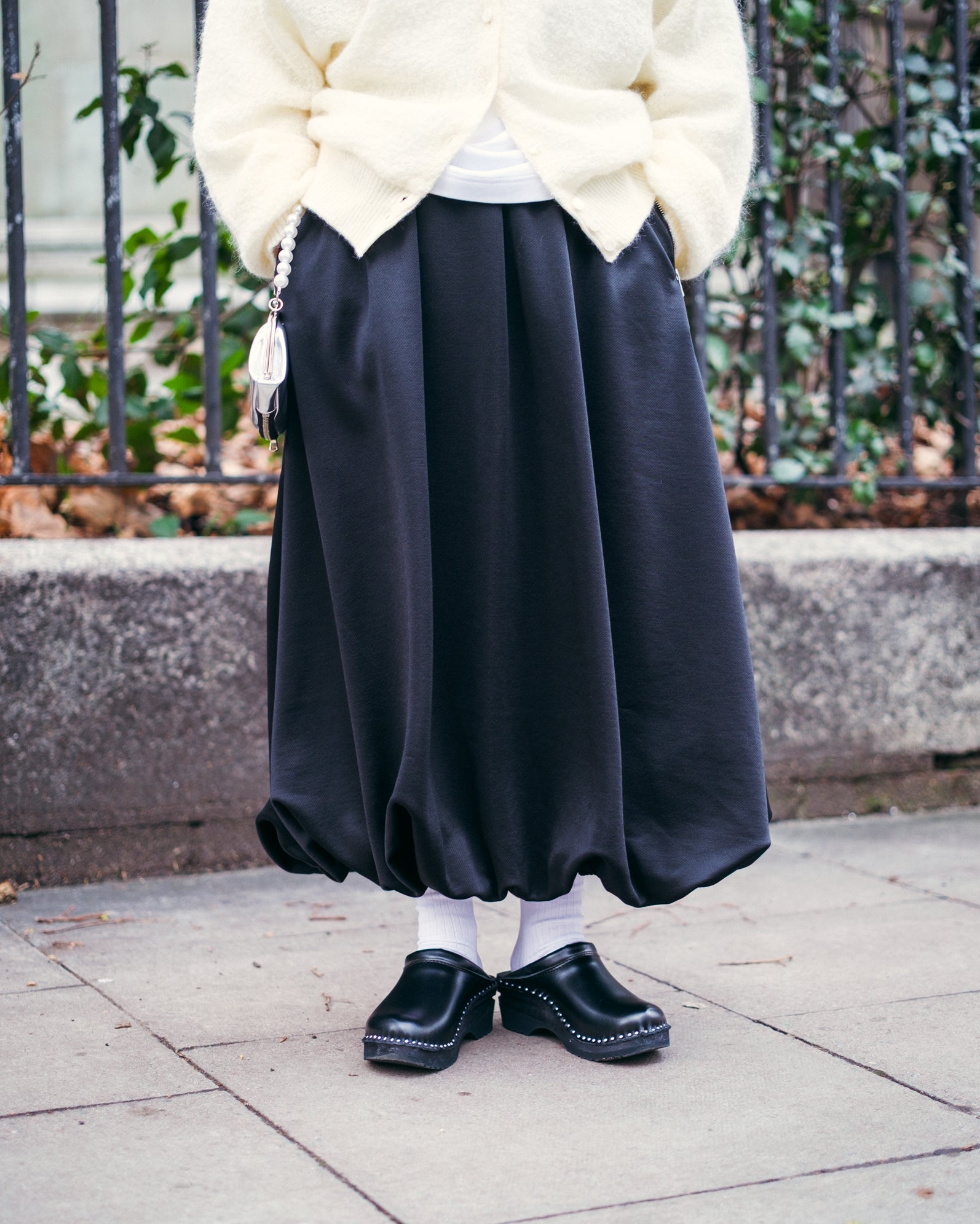 nagonstans random balloon skirt ブラック Pintuck Balloon Skirt in Black - Estudio Niksen