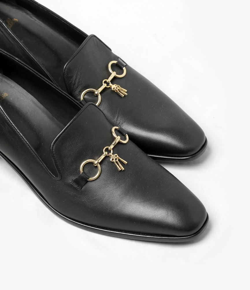 Tassel Bit Heeled Opera Shoe – Black Leather
