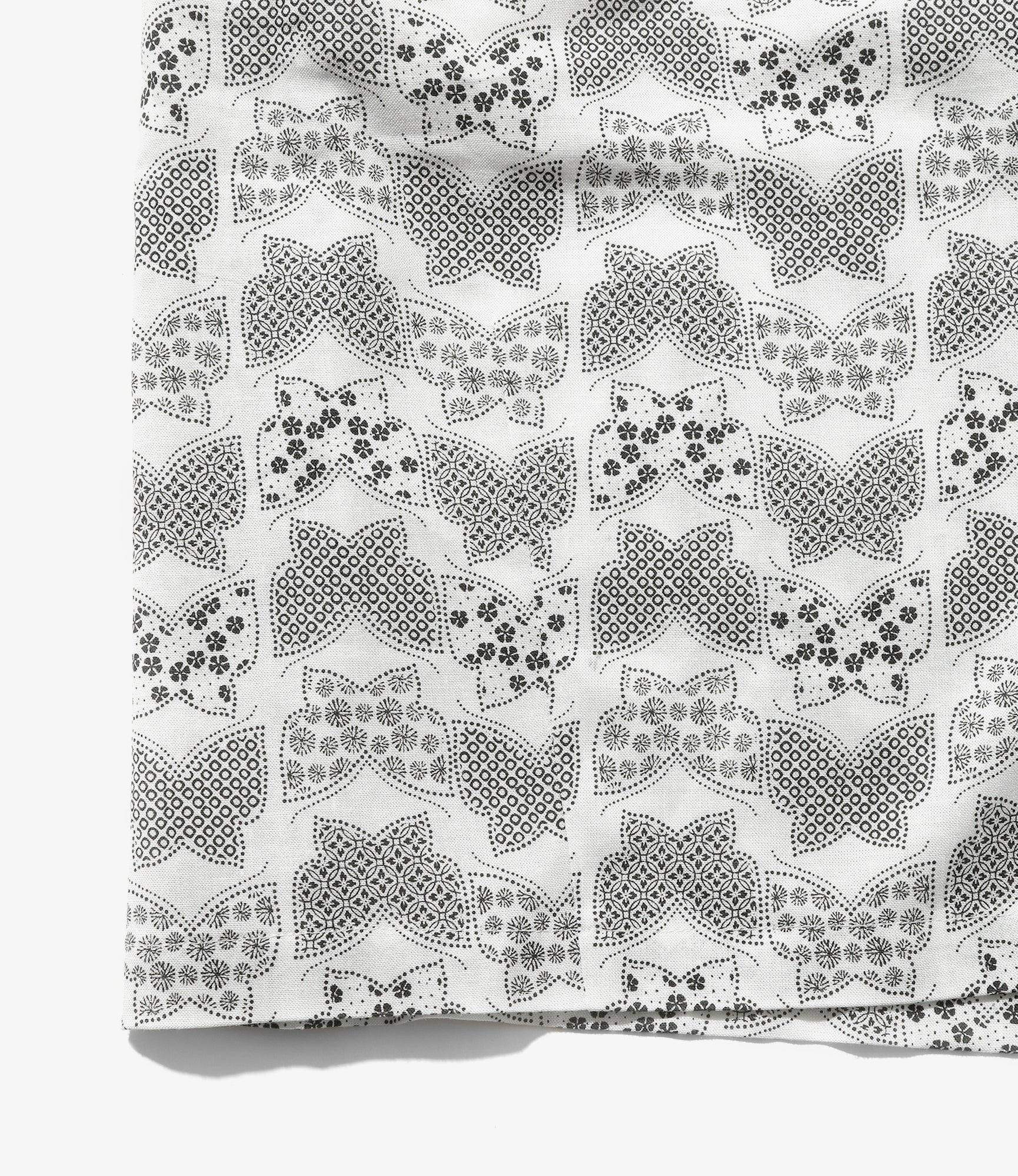 H.D. Short – White Papillon Komon Print