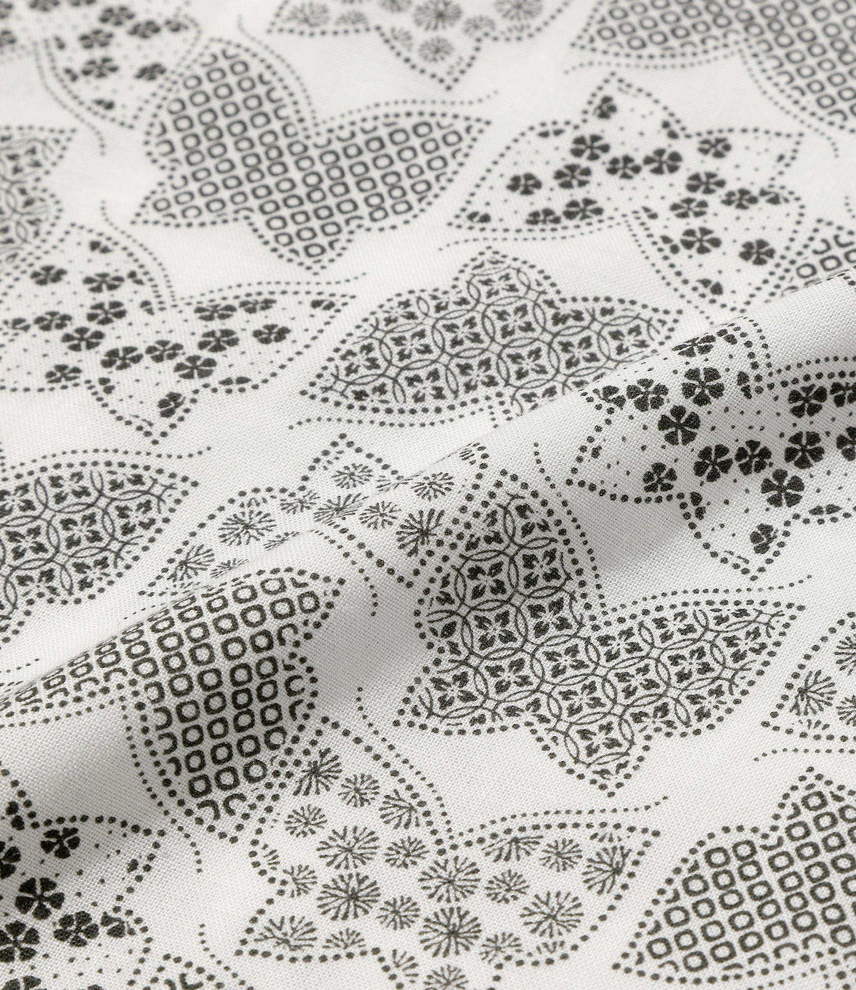 Italian Collar Short Sleeve Shirt – White Papillon Komon Print