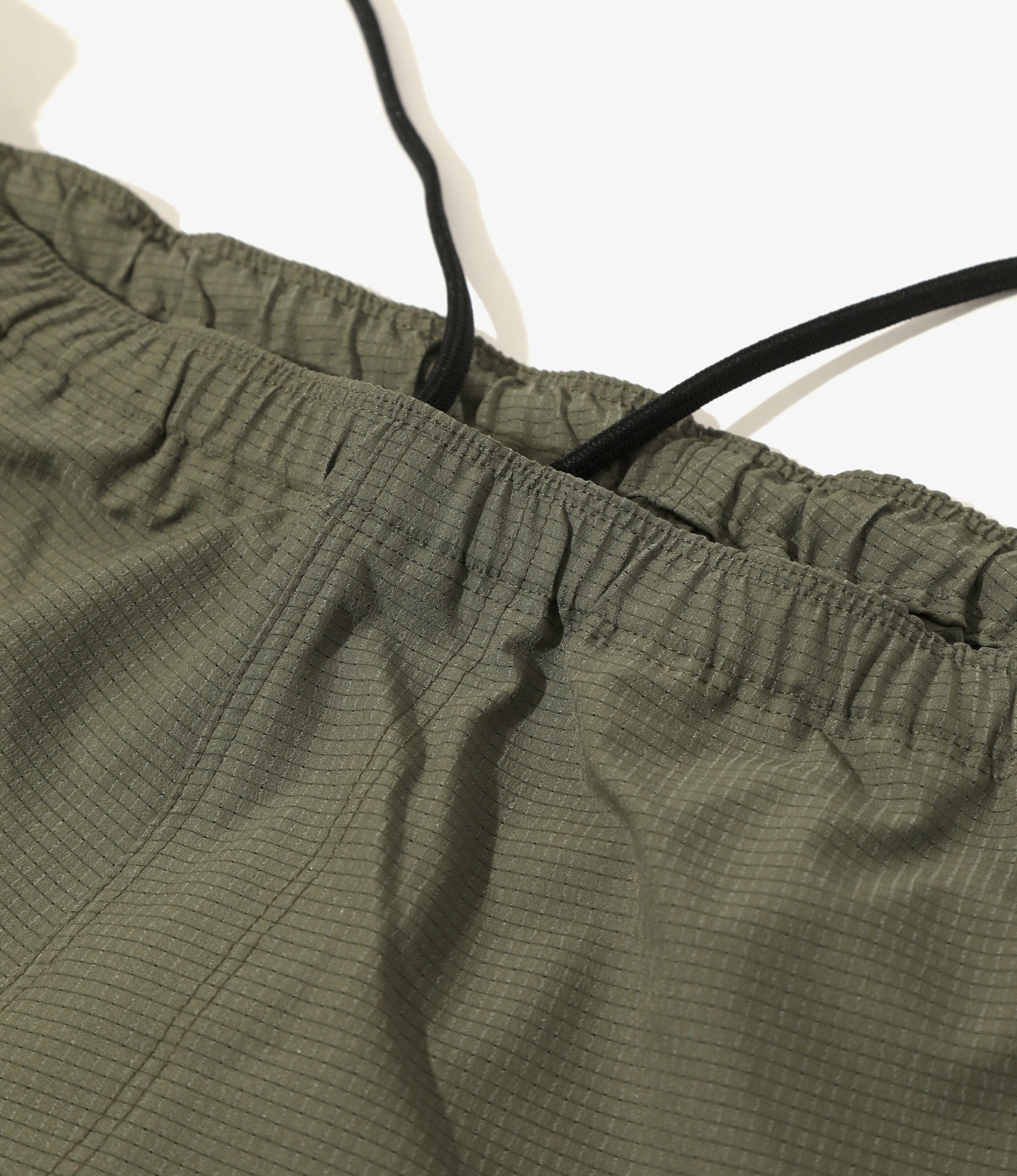 Warm Up Short – Olive Cool Dots