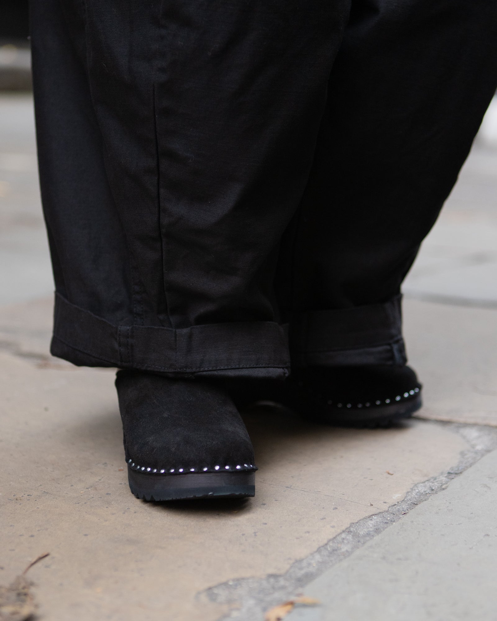 'Monet' Clog – Black Rough Out