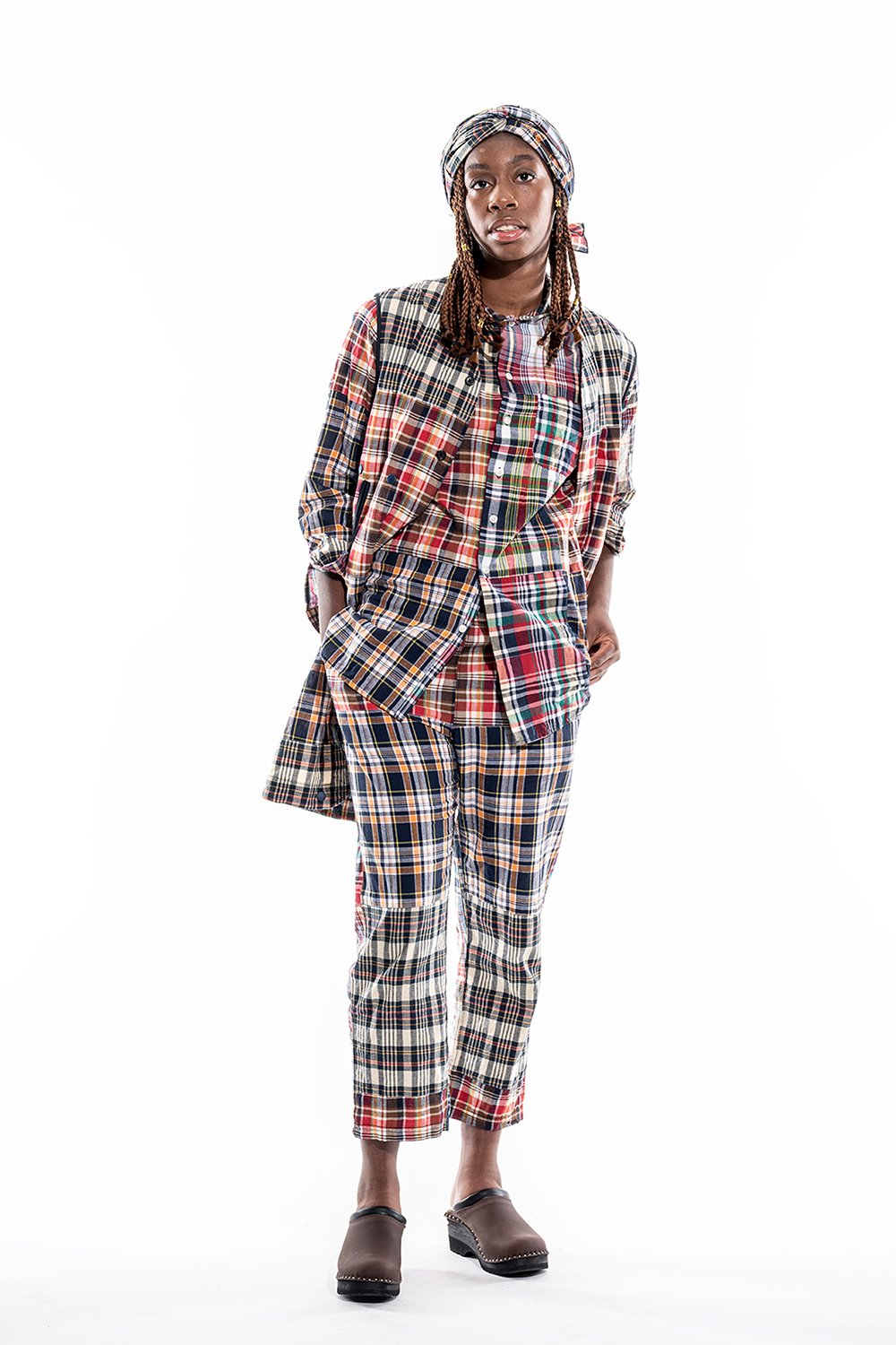 これからの時期に! ENGINEERED GARMENTS 総柄 セットアップ ENGINEERED GARMENTS〉後ろ姿にギミックが光るEGの新定番